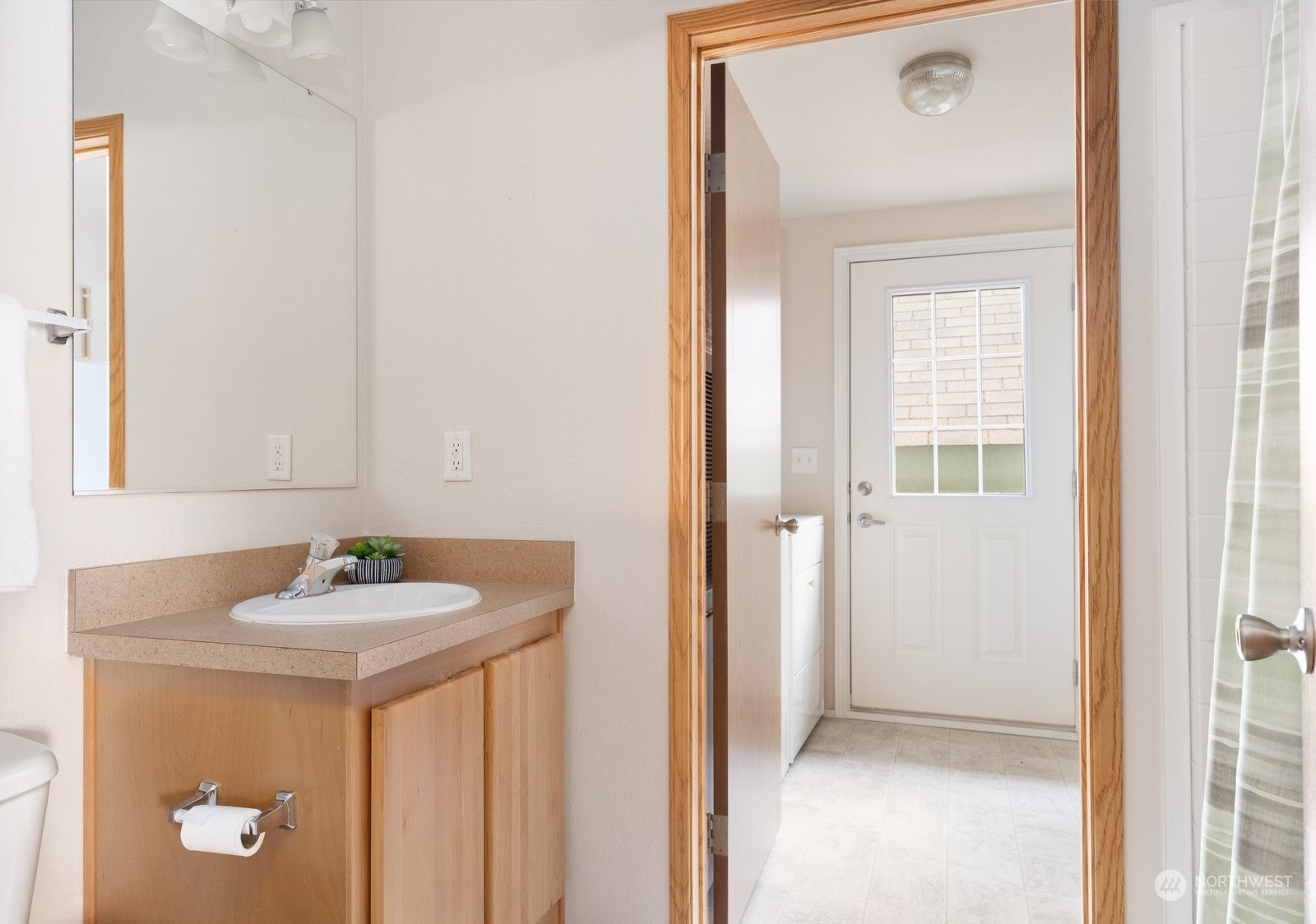 4591 Lyon Road Oak Harbor, WA 98277 - Photo 32 of 40 Gallery Image 32