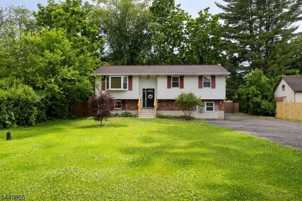 $430,000 | 17 Decatur Street, Columbia, NJ 07832