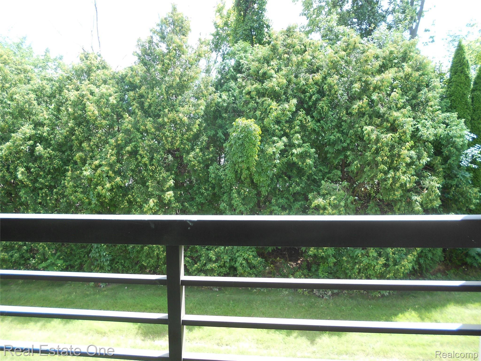 30414 Orchard Lake Road, Unit 10 Farmington, MI 48334 - Photo 13 of 14 DSCN2837.JPG