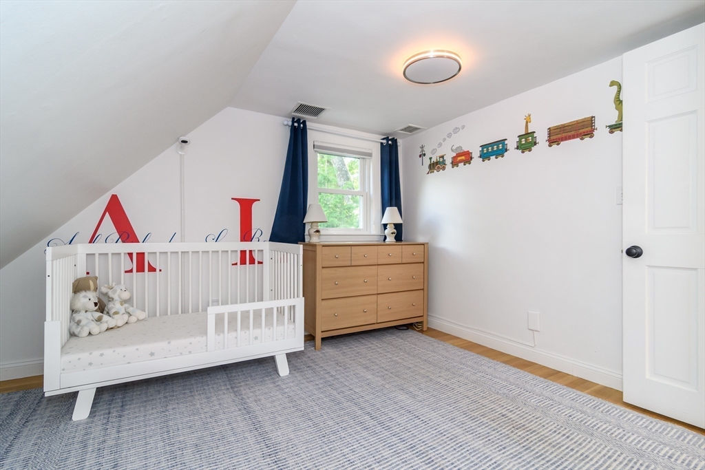 58 Manor Avenue Wellesley, MA 02482 - Photo 5 of 25