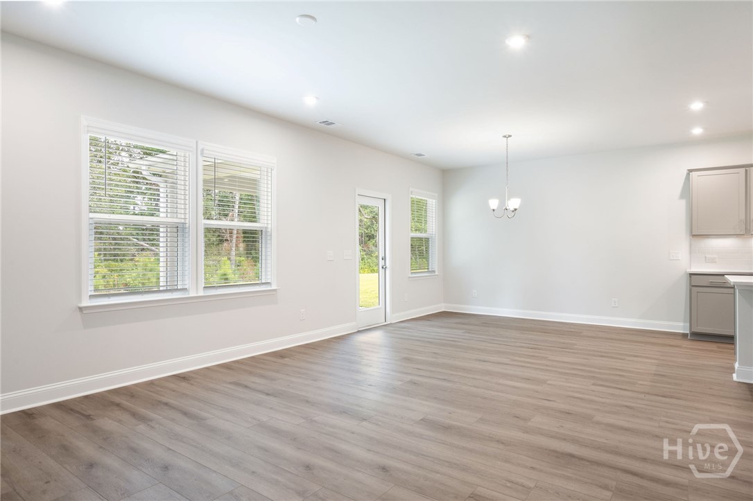 348 MONTEREY Loop Richmond Hill, GA 31324 - Photo 14 of 35