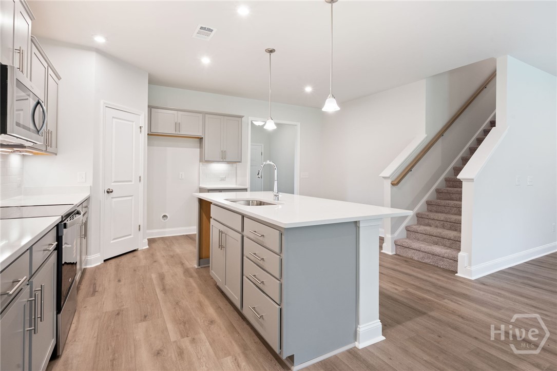 348 MONTEREY Loop Richmond Hill, GA 31324 - Photo 7 of 35