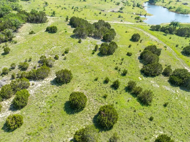 $306,320 | 58-59 Shin Oak Drive, Lampasas, TX 76550