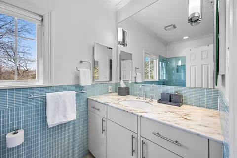 $1,095,000 | 5743 Kenwood Avenue, Dallas, TX 75206
