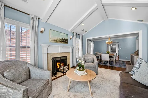 $1,095,000 | 5743 Kenwood Avenue, Dallas, TX 75206