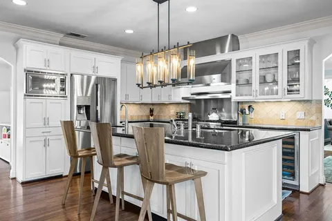 $1,095,000 | 5743 Kenwood Avenue, Dallas, TX 75206