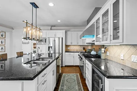 $1,095,000 | 5743 Kenwood Avenue, Dallas, TX 75206