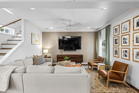 $1,095,000 | 5743 Kenwood Avenue, Dallas, TX 75206