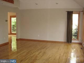360 Mountain View Road Reading, PA 19607 - Photo 3 of 5