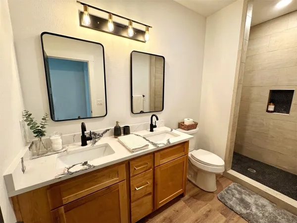 $2,250 | 1002 East 33rd Street, Houston, TX 77022