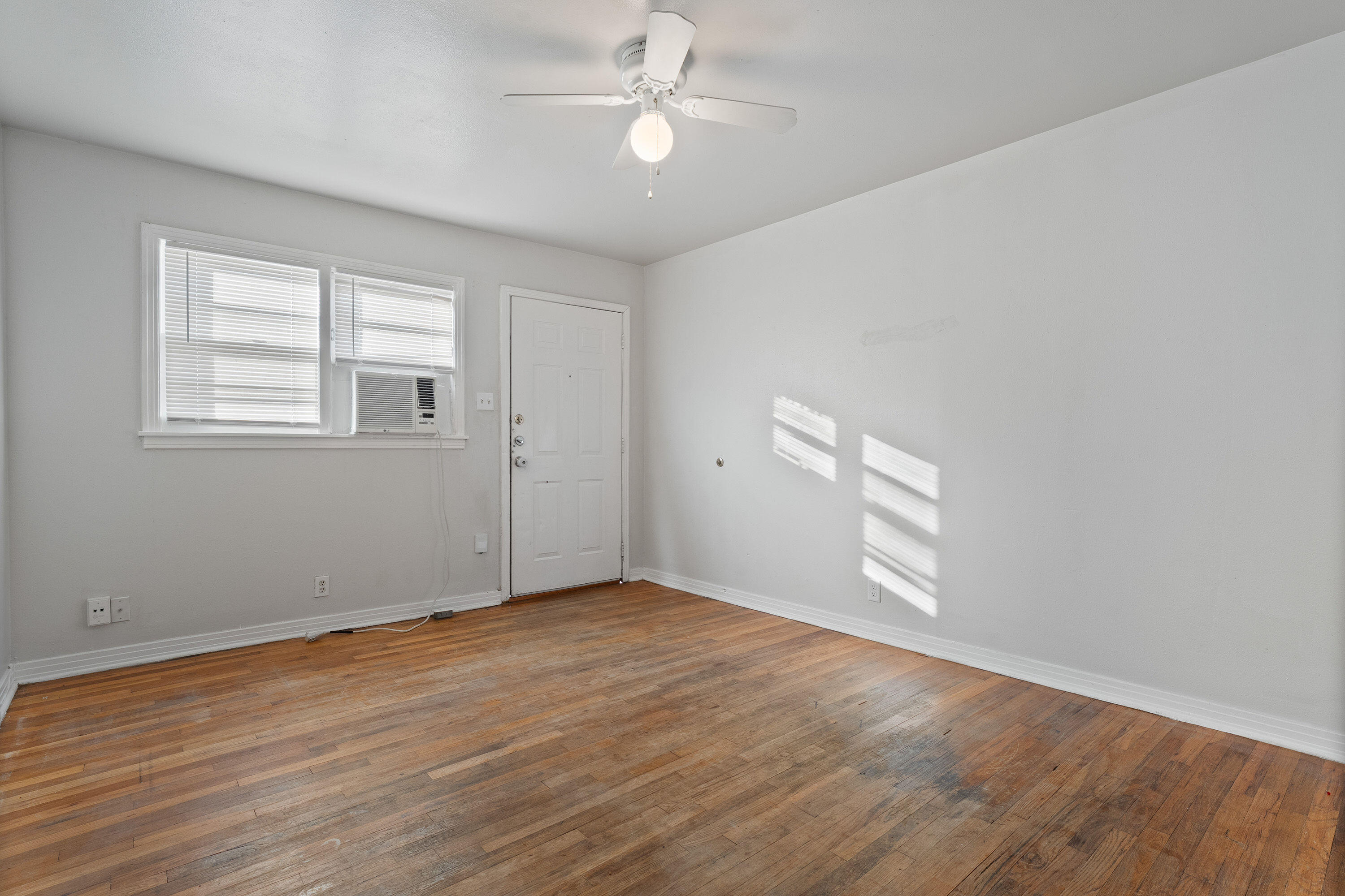 1924 26th Street Lubbock, TX 79411 - Photo 2 of 17 DSC02312