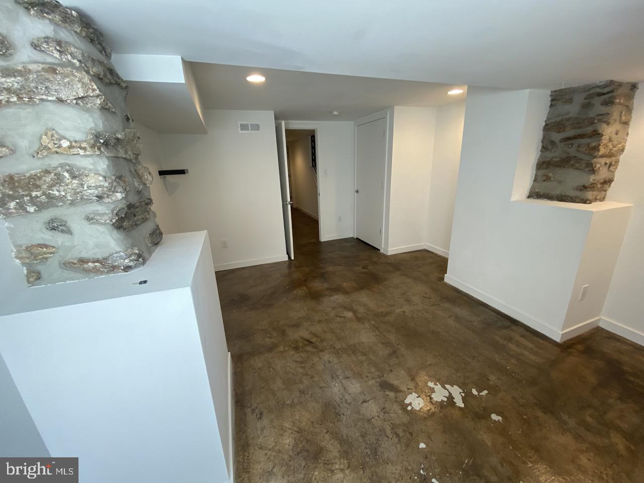 2719 Reed Street Philadelphia, PA 19146 - Photo 13 of 40