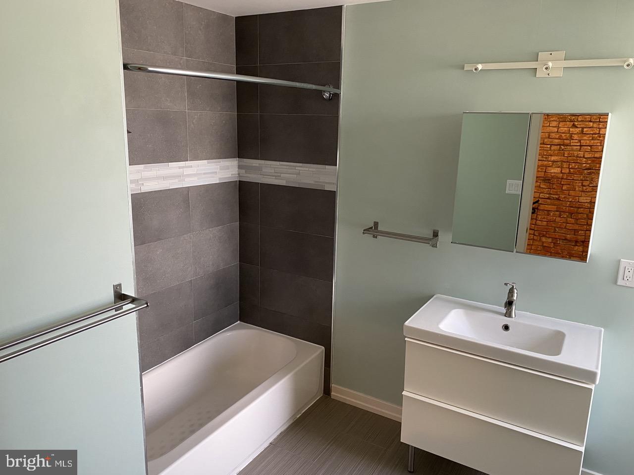 2719 Reed Street Philadelphia, PA 19146 - Photo 22 of 40