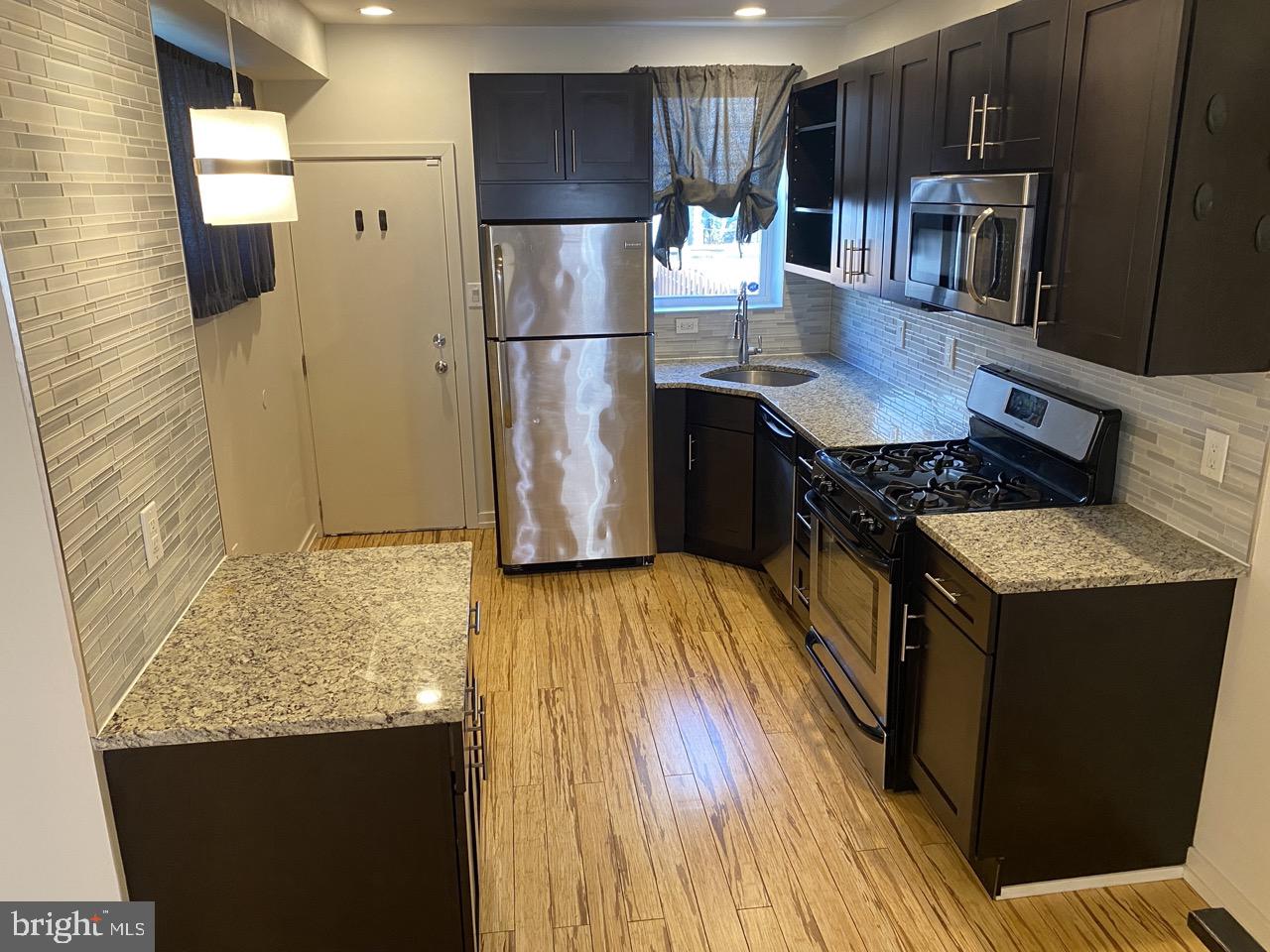 2719 Reed Street Philadelphia, PA 19146 - Photo 5 of 40