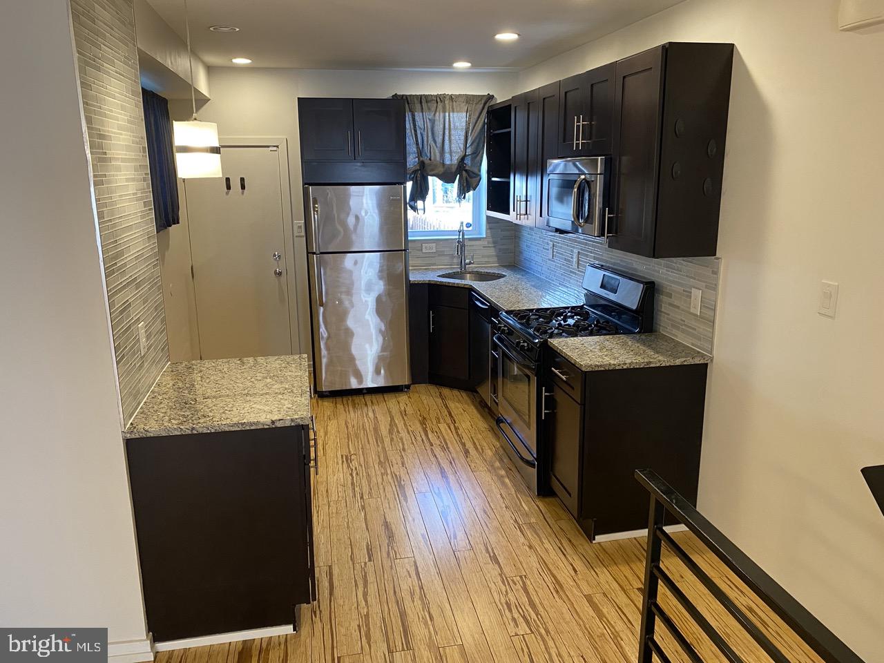 2719 Reed Street Philadelphia, PA 19146 - Photo 6 of 40