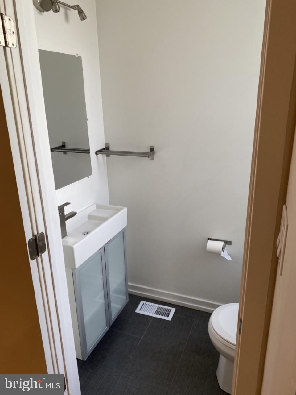 2719 Reed Street Philadelphia, PA 19146 - Photo 8 of 40