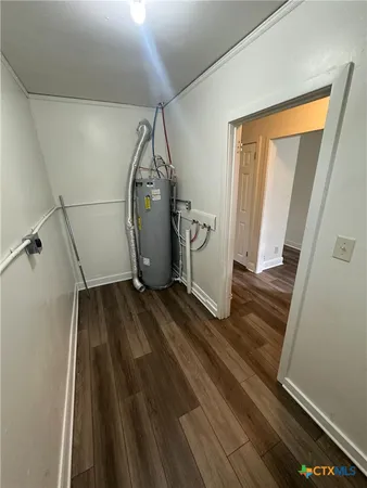 $950 | 1204 East Warren Avenue, Unit 2B, Victoria, TX 77901