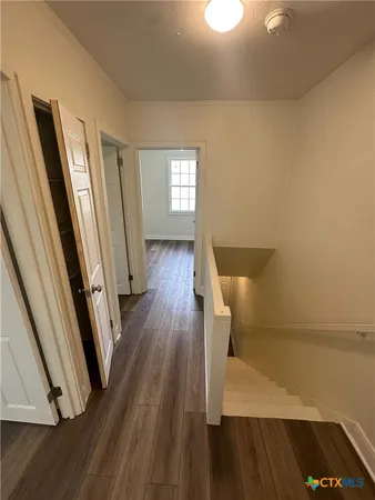 $950 | 1204 East Warren Avenue, Unit 2B, Victoria, TX 77901