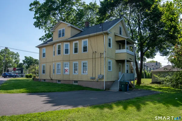 $1,650 | 333 East Center Street, Manchester, CT 06040