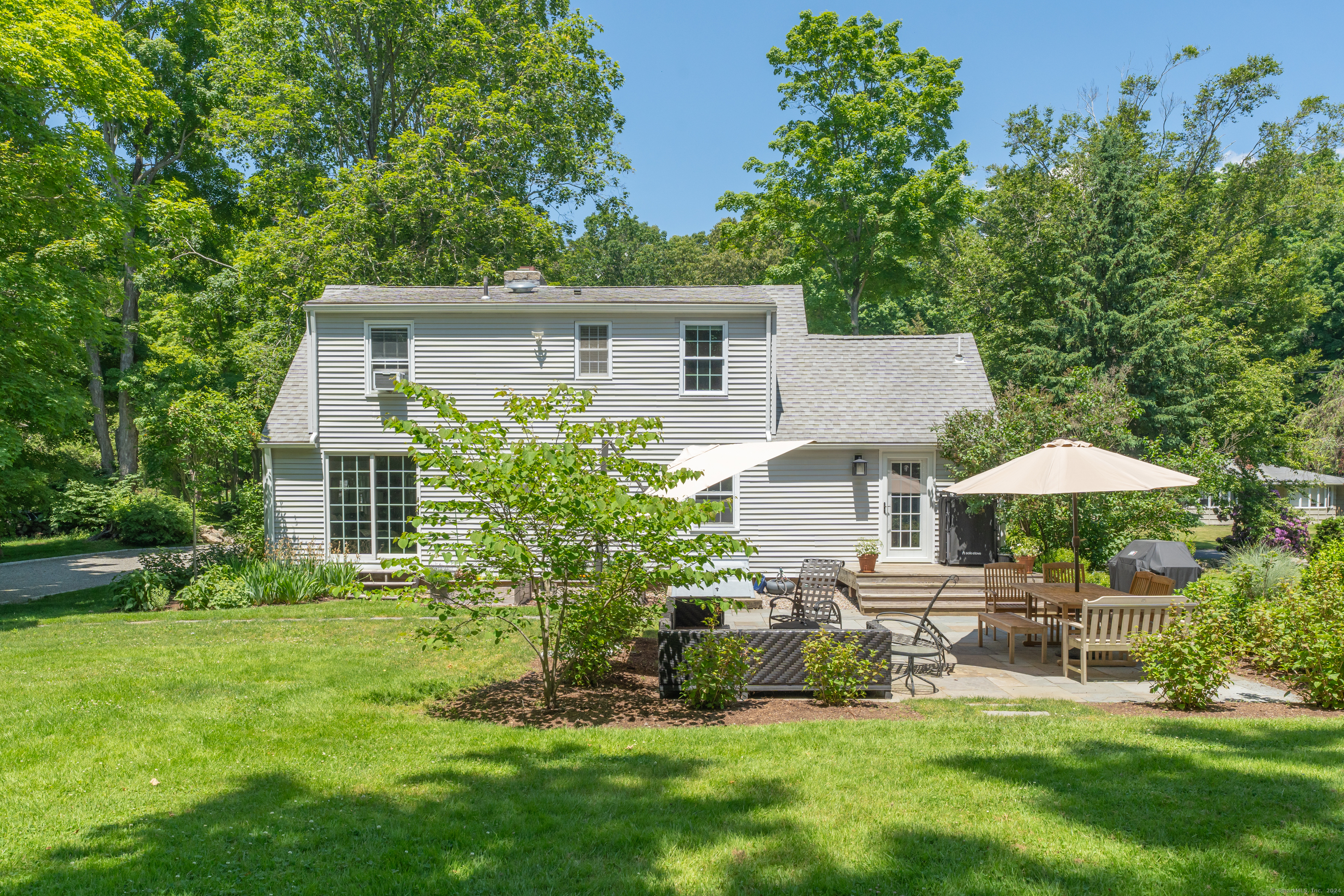 140 Dunk Rock Road Guilford, CT 06437 - Photo 2 of 37