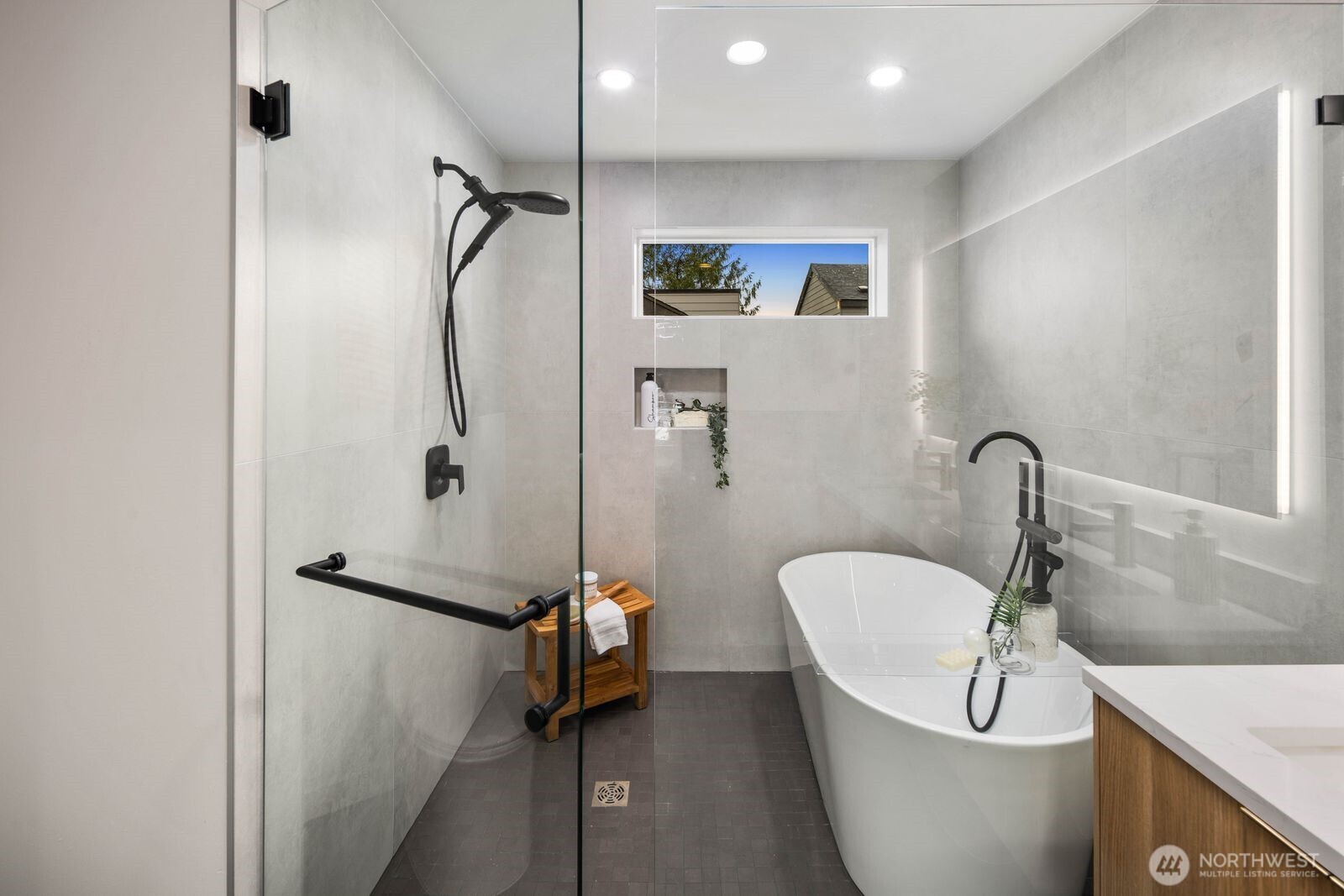 937 North 87th Street, Unit A Seattle, WA 98103 - Photo 18 of 34