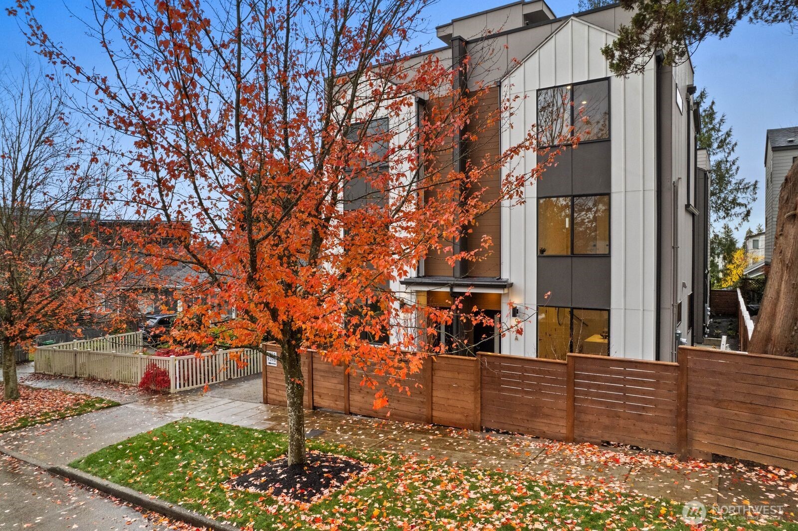 937 North 87th Street, Unit A Seattle, WA 98103 - Photo 23 of 34