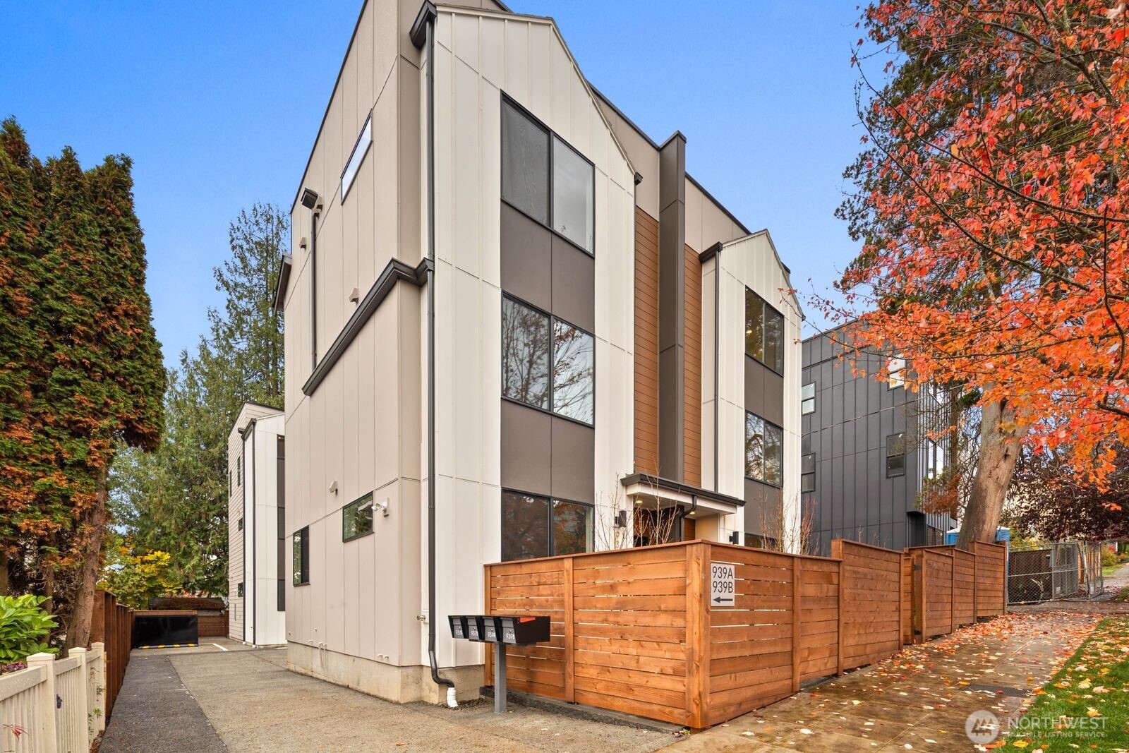 937 North 87th Street, Unit A Seattle, WA 98103 - Photo 28 of 34