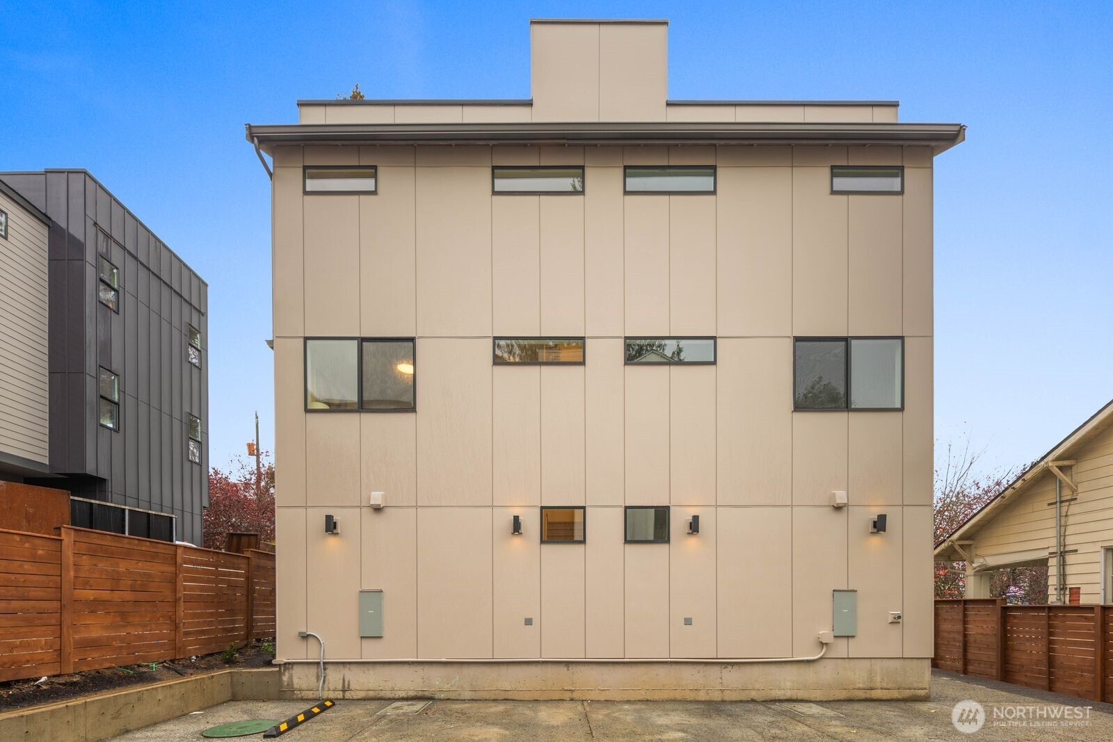 937 North 87th Street, Unit A Seattle, WA 98103 - Photo 29 of 34