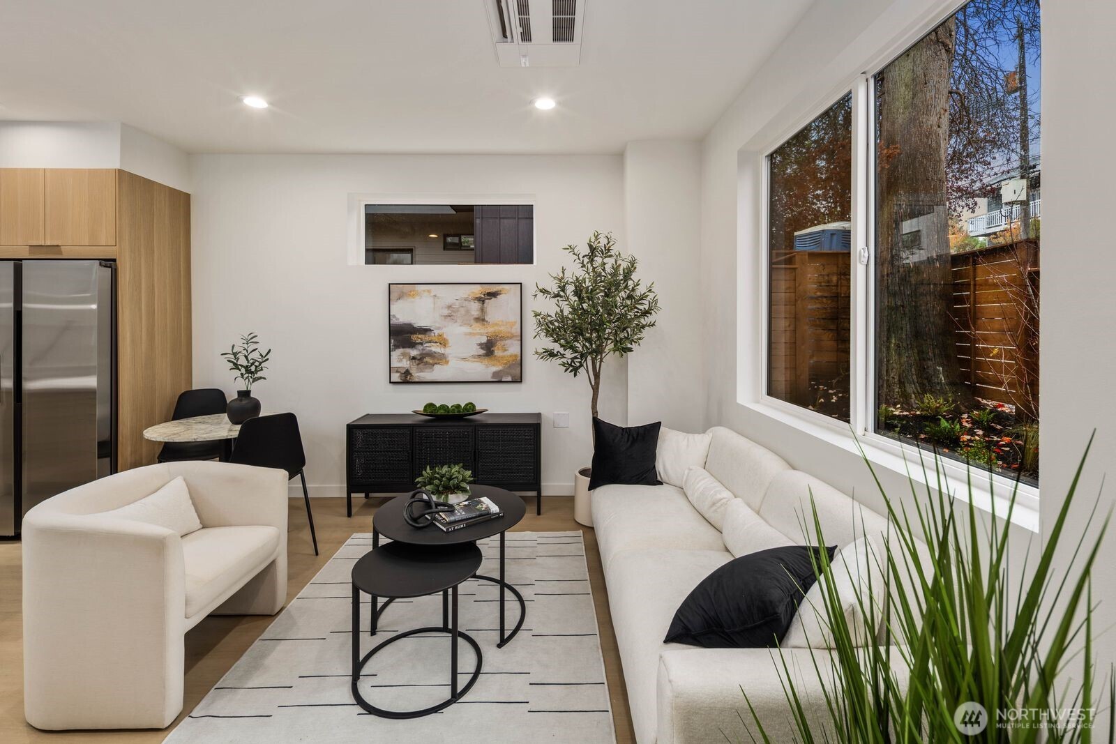 937 North 87th Street, Unit A Seattle, WA 98103 - Photo 3 of 34