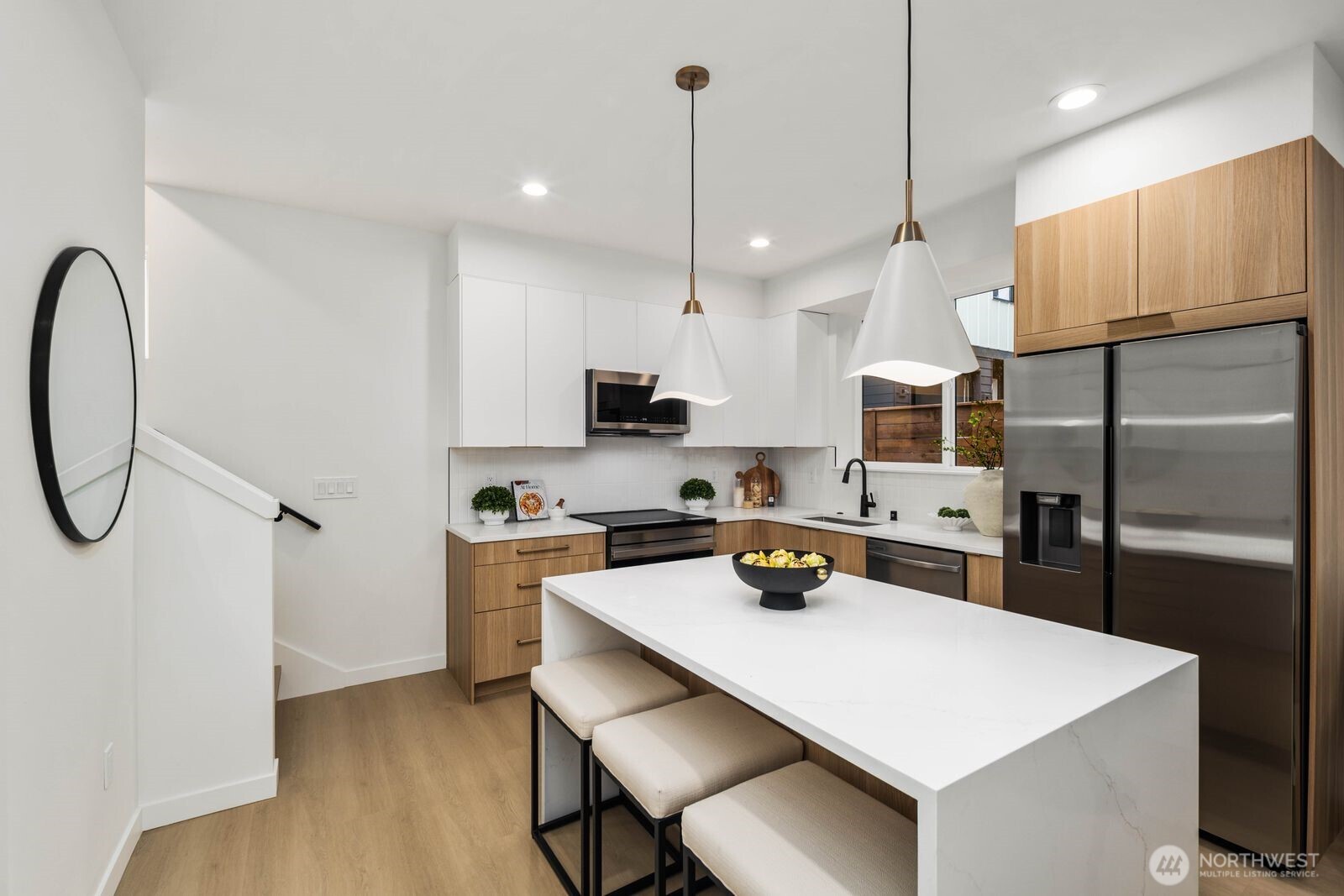 937 North 87th Street, Unit A Seattle, WA 98103 - Photo 5 of 34