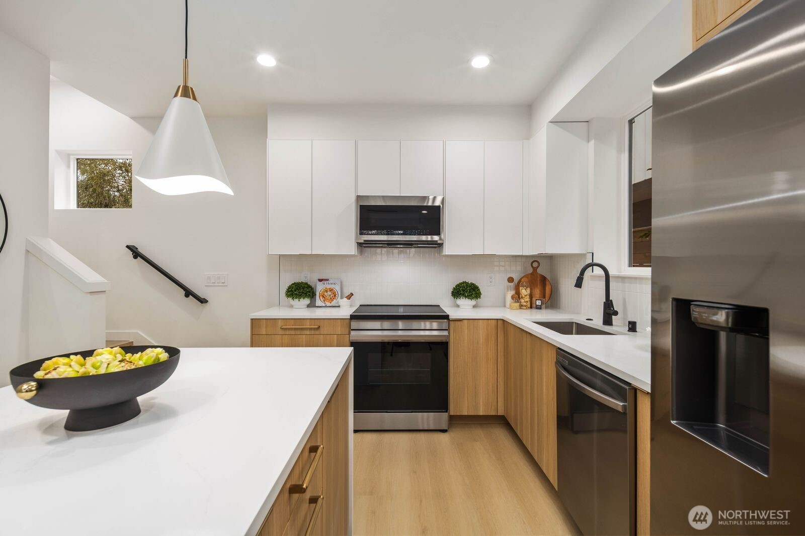 937 North 87th Street, Unit A Seattle, WA 98103 - Photo 7 of 34