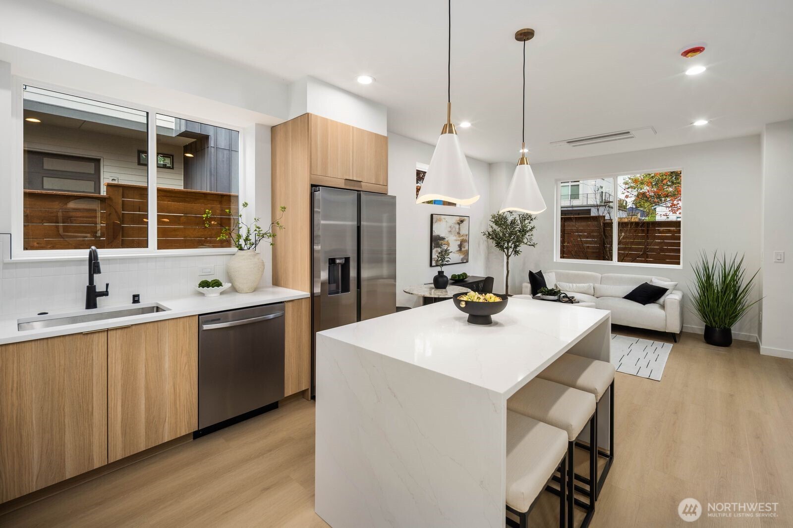 937 North 87th Street, Unit A Seattle, WA 98103 - Photo 9 of 34