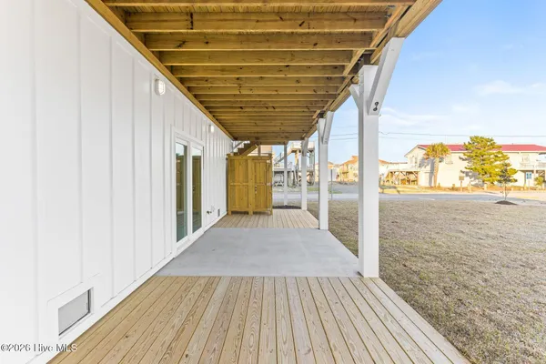 $2,495,000 | 1826 North New River Drive, Surf City, NC 28445