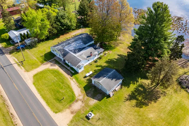 $315,000 | 11131 County Road 215, Grand Junction, MI 49056