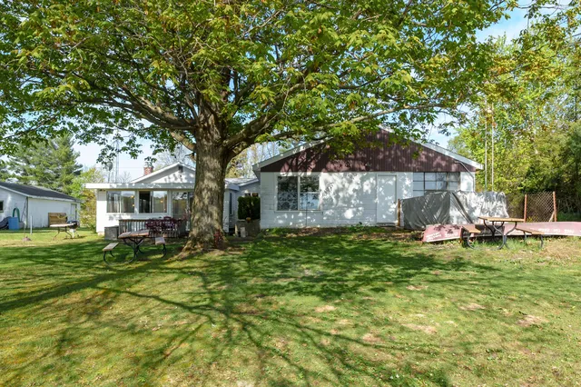 $315,000 | 11131 County Road 215, Grand Junction, MI 49056