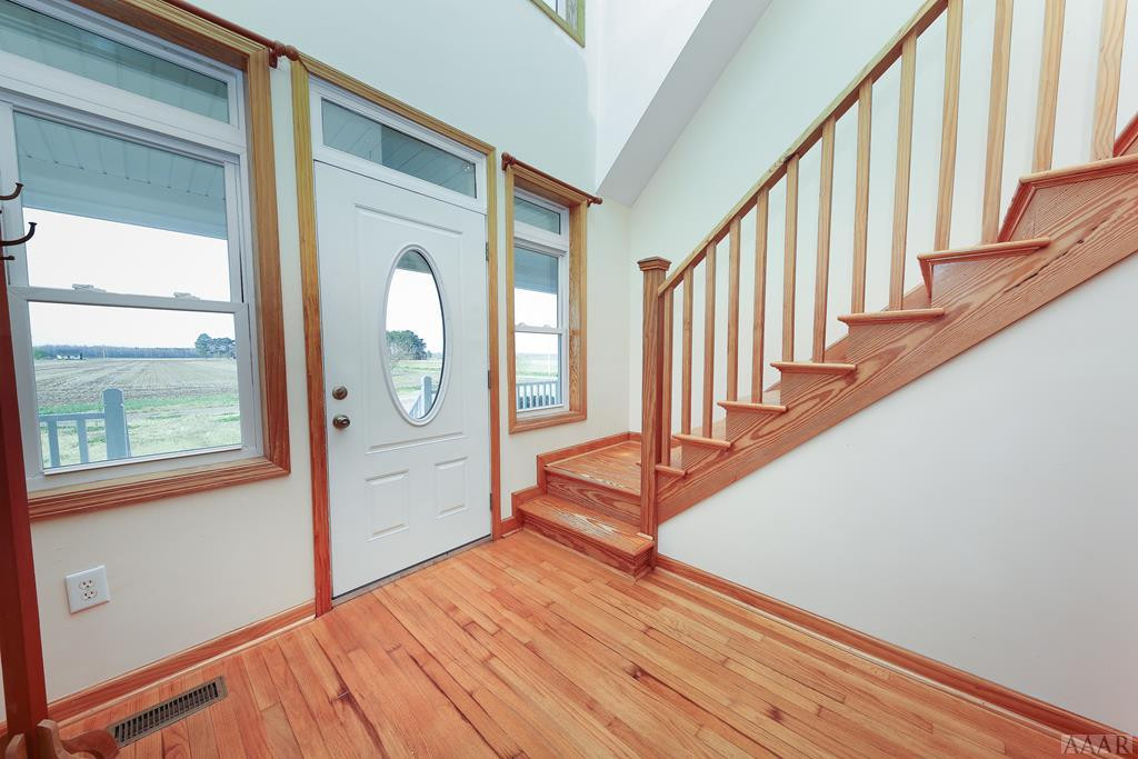 Additional Foyer view