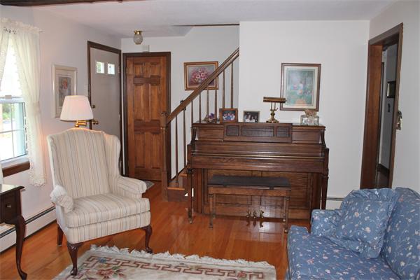 504 Shaker Road Westfield, MA 01085 - Photo 12 of 30 Gallery Image 12