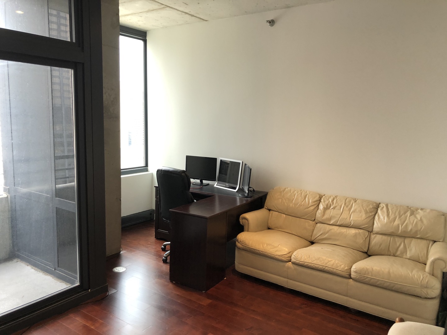 235 West Van Buren Street, Unit 4222 Chicago, IL 60607 - Photo 3 of 15