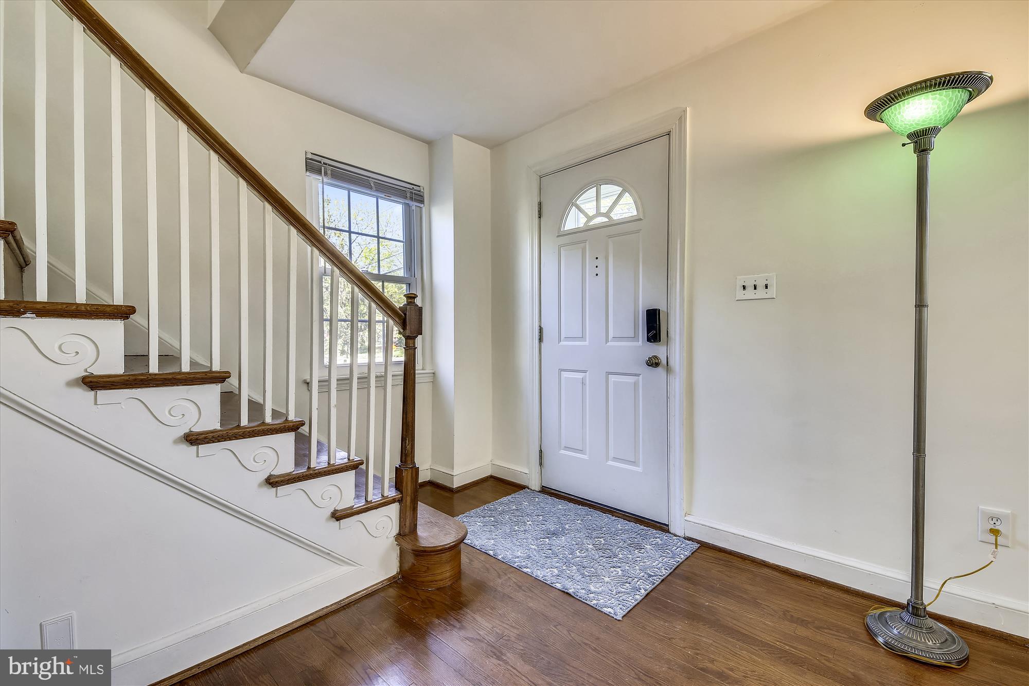11612 Grandview Avenue Silver Spring, MD 20902 - Photo 5 of 29 Entry