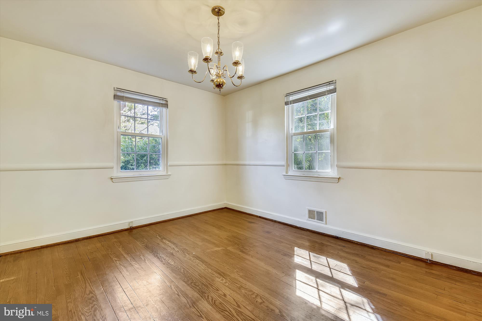 11612 Grandview Avenue Silver Spring, MD 20902 - Photo 9 of 29 Dining Room