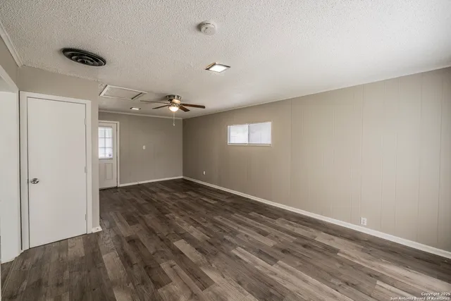 $1,800 | 411 Laddie Place, San Antonio, TX 78201