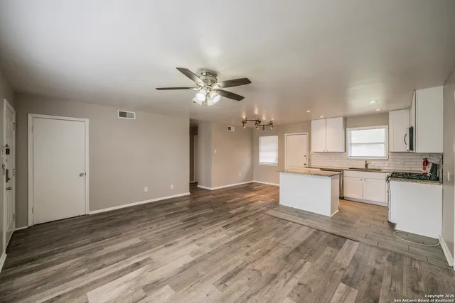 $1,800 | 411 Laddie Place, San Antonio, TX 78201