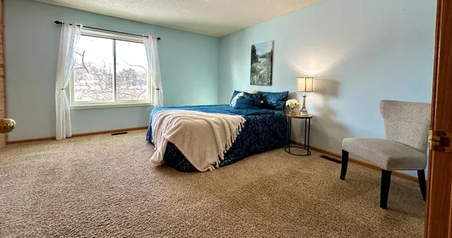 $285,000 | 7095 Ivy Ridge Lane, Circle Pines, MN 55014