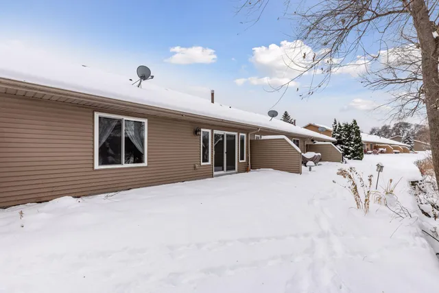 $285,000 | 7095 Ivy Ridge Lane, Circle Pines, MN 55014