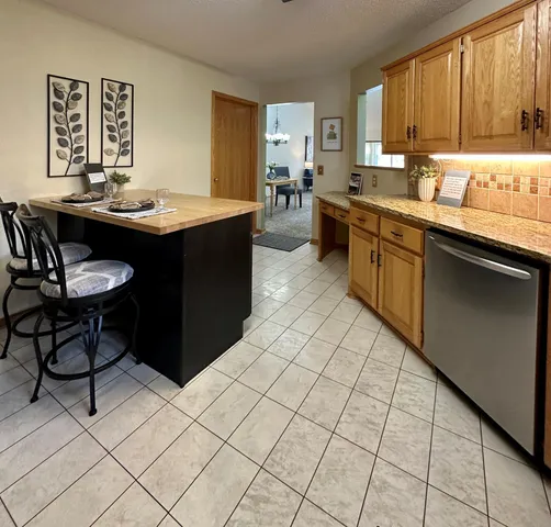 $285,000 | 7095 Ivy Ridge Lane, Circle Pines, MN 55014