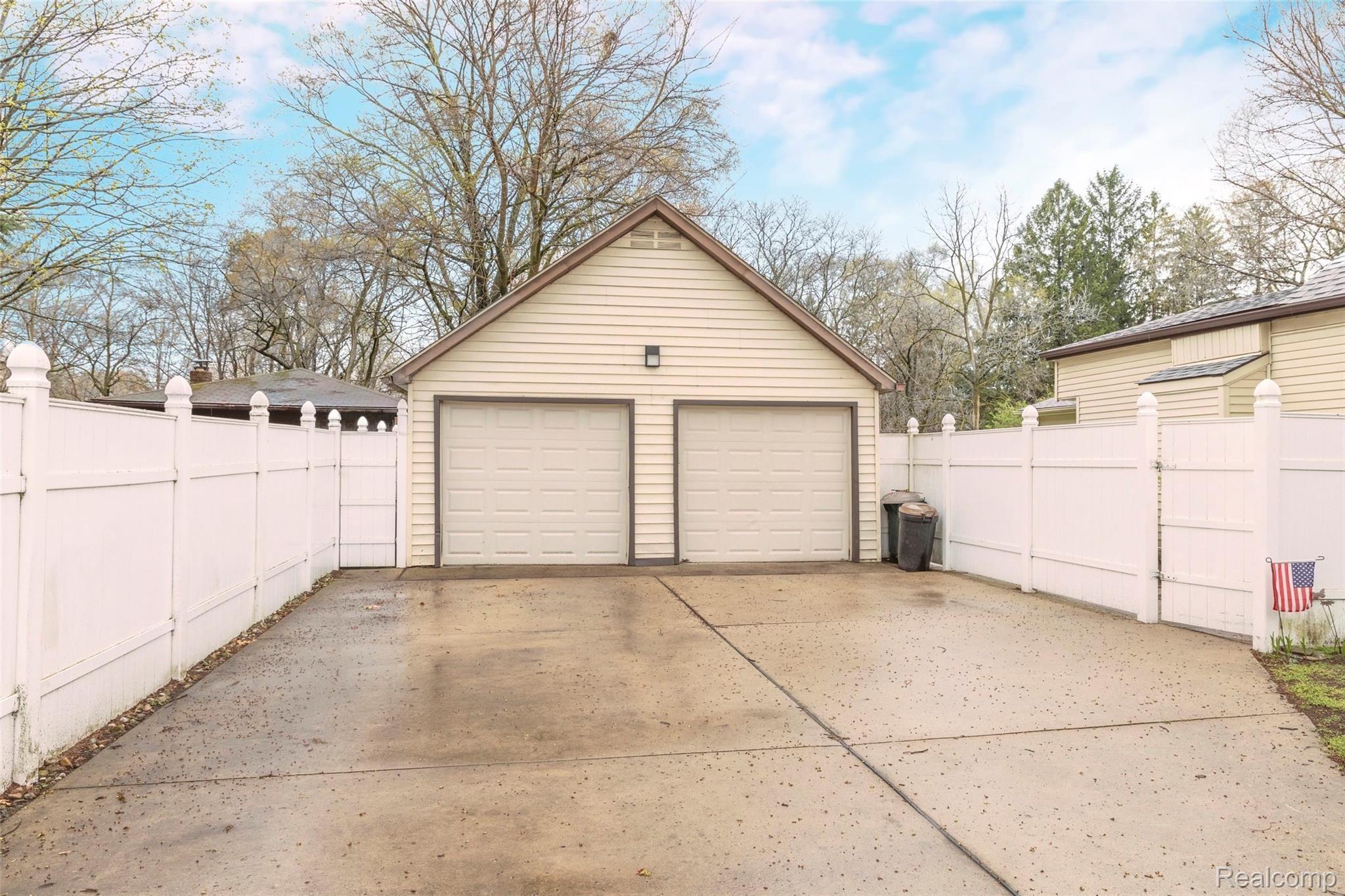 10633 Stark Road Livonia, MI 48150 - Photo 36 of 37 Detached two car garage