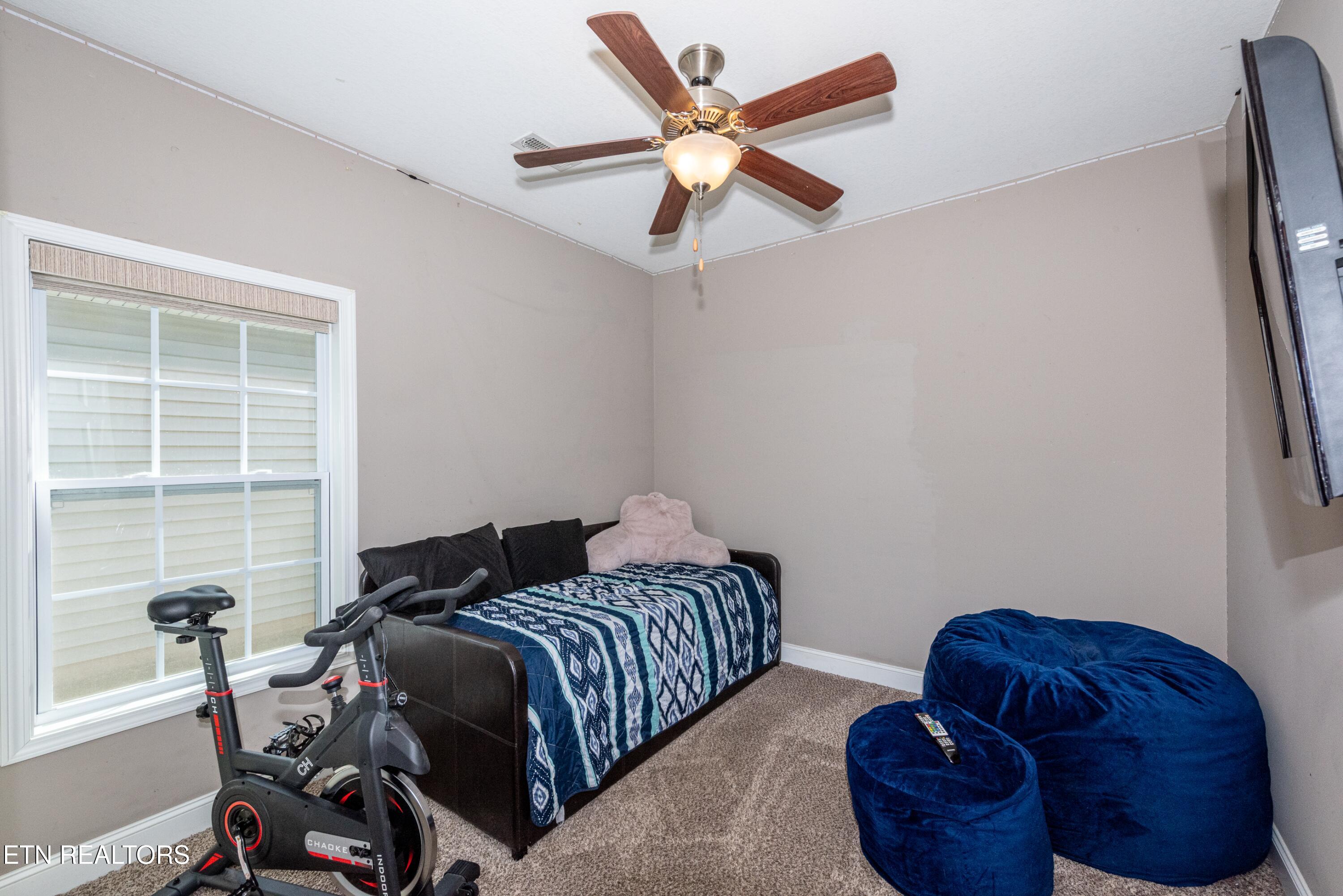 117 Fortenberry Street Oak Ridge, TN 37830 - Photo 16 of 19 Bedroom 3