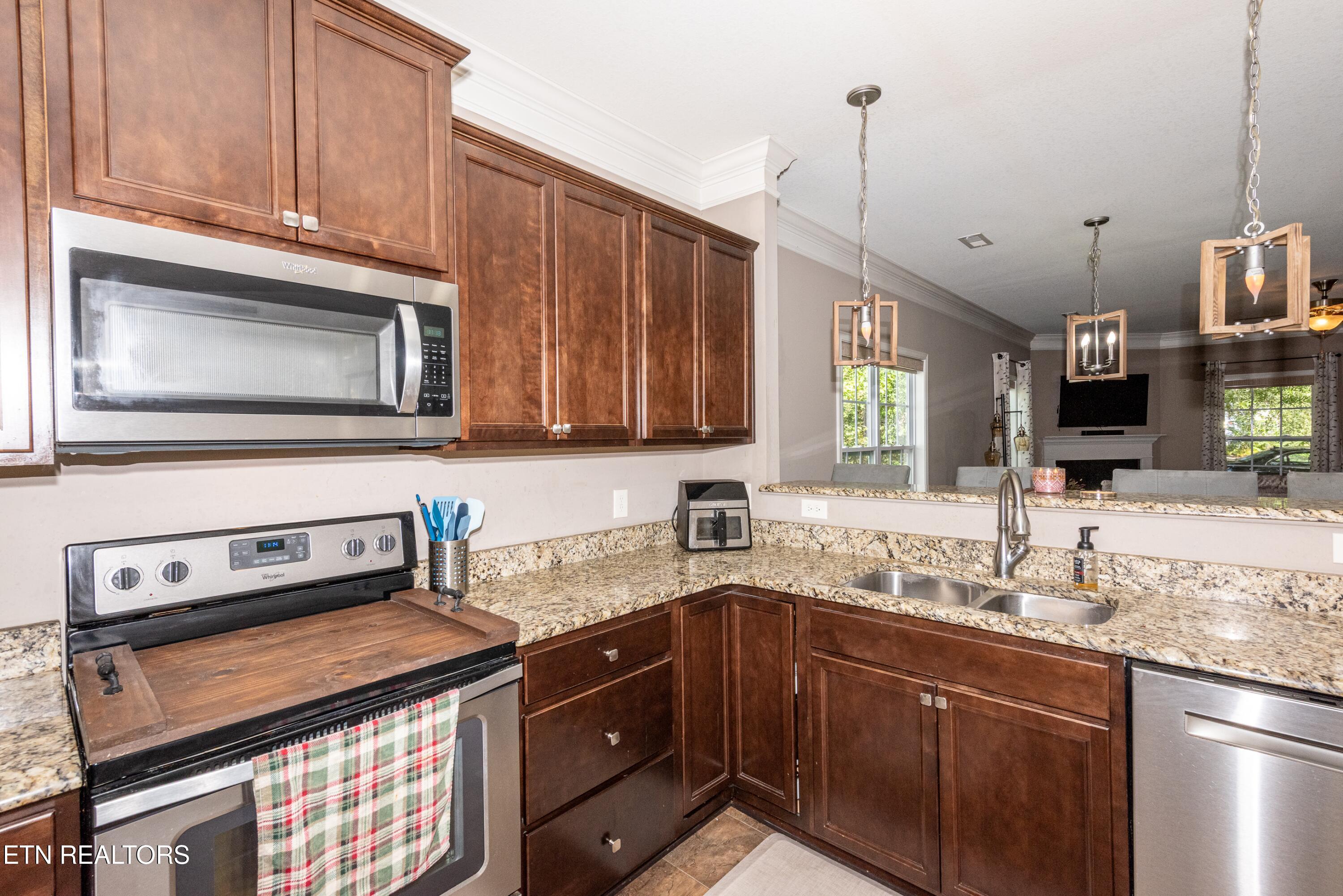 117 Fortenberry Street Oak Ridge, TN 37830 - Photo 10 of 19 Kitchen 4