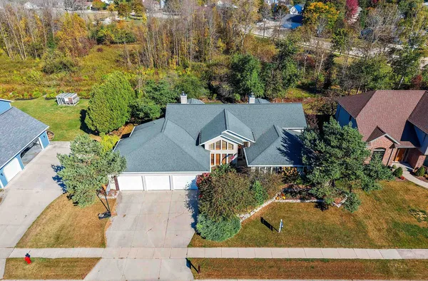 $575,000 | 3718 Westwood Lane, Manitowoc, WI 54220