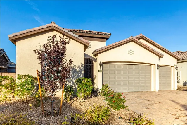 $600,000 | 330 Meadow Brush Place, Henderson, NV 89011